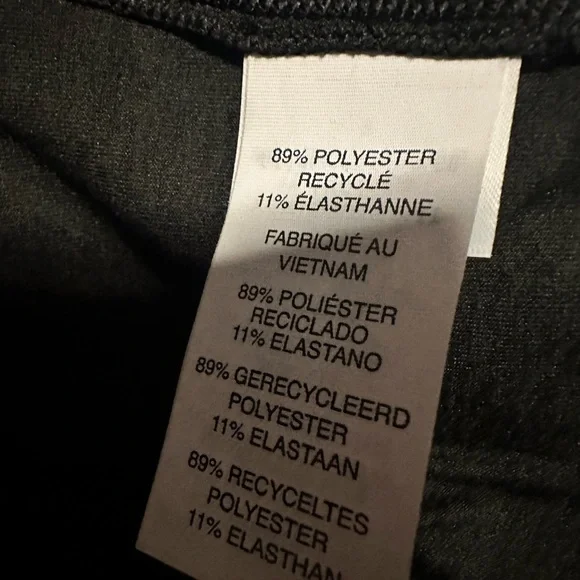 Vuori Black Essential Jumpsuit Size Large NWT - Picture 11 of 14